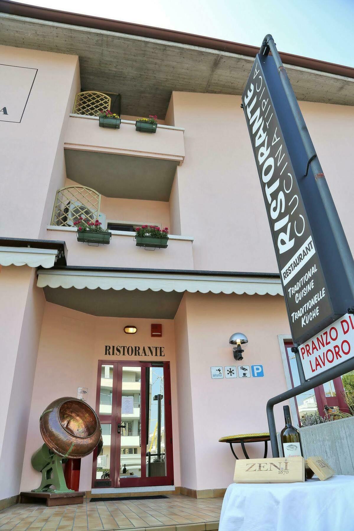 Hotel Santa Maria - Bardolino Town Center Exterior foto